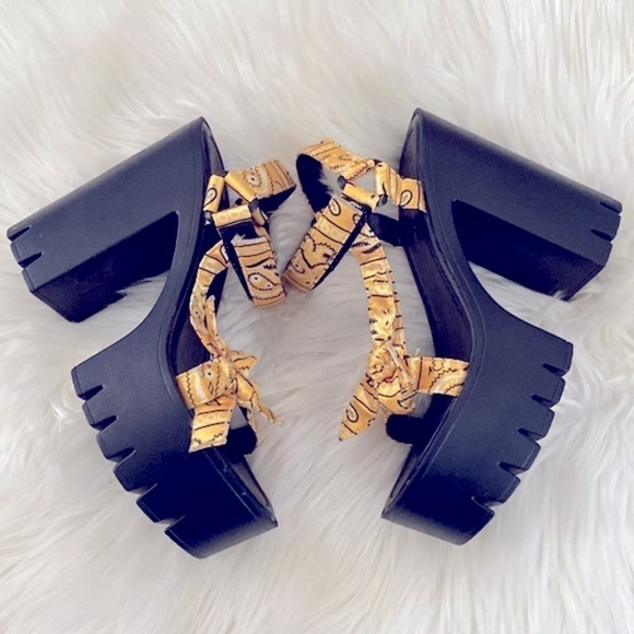 Lemonade yellow bandanna platform sandals heels - Picture 6 of 10